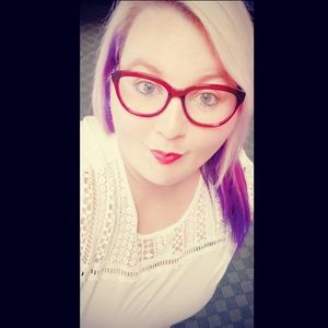 Meet your Posher, Crystal